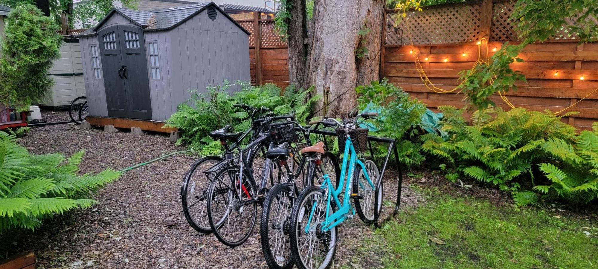 Kokomo Inn Bed And Breakfast Ottawa-Gatineau'S Only Tropical Riverfront B&B On The National Capital Cycling Pathway Route Verte #1 - For Adults Only - Chambre D'Hotes Tropical Aux Berges Des Outaouais Bnb #17542O Exterior photo